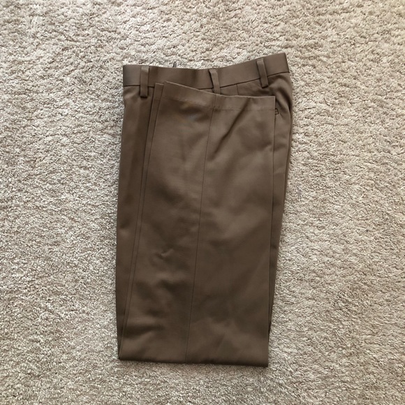 Dockers D3 Classic Fit Khaki Pants - Picture 3 of 6
